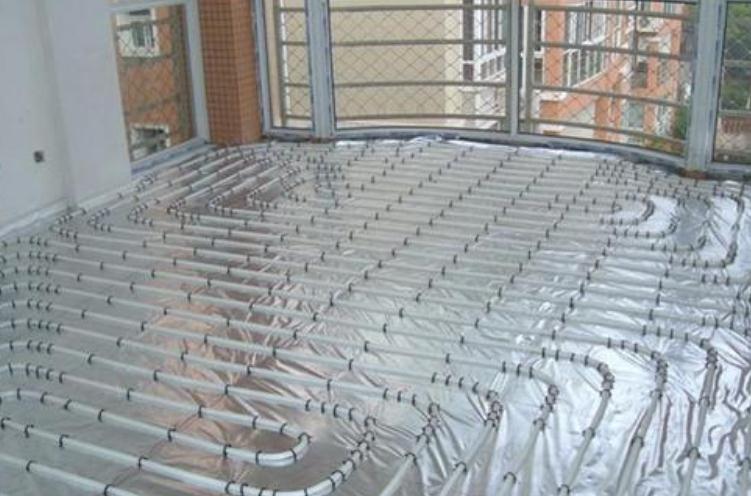 暖氣片、地暖各有千秋 別墅采暖哪種方式好？